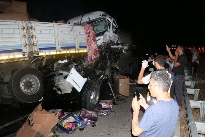 Kütahya'da zincirleme trafik kazası: 1 ölü, 4 yaralı