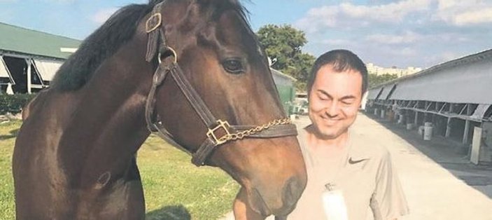 Serdar Ortaç'ın safkan atı Amerika'da birinci oldu