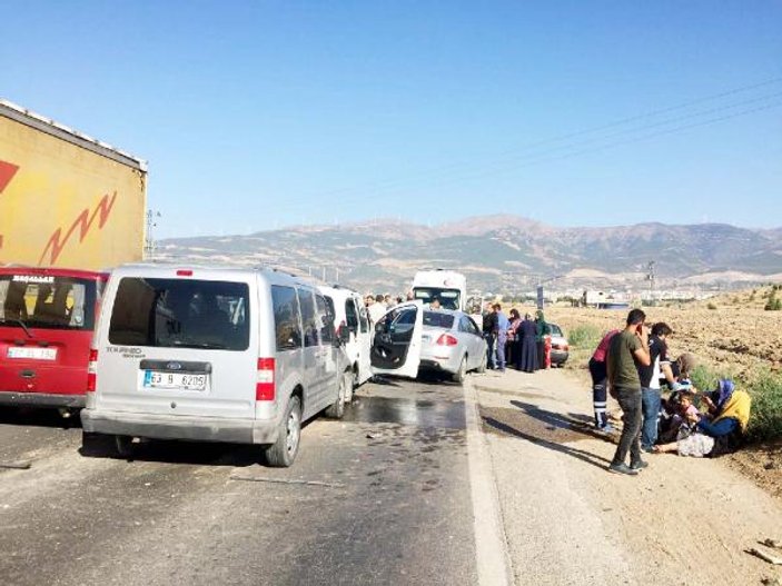 Nurdağı'nda zincirleme kaza: 15 yaralı