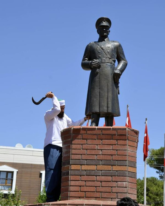 Atatürk heykeline saldıranın akli dengesi bozuk