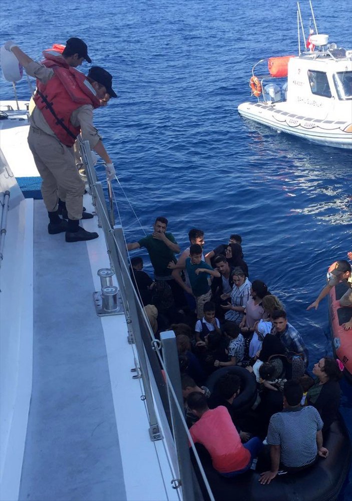 Ege Denizi'nde yasa dışı göçle mücadele