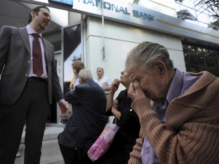 Yunanistan'da sermaye kontrolleri hafifliyor