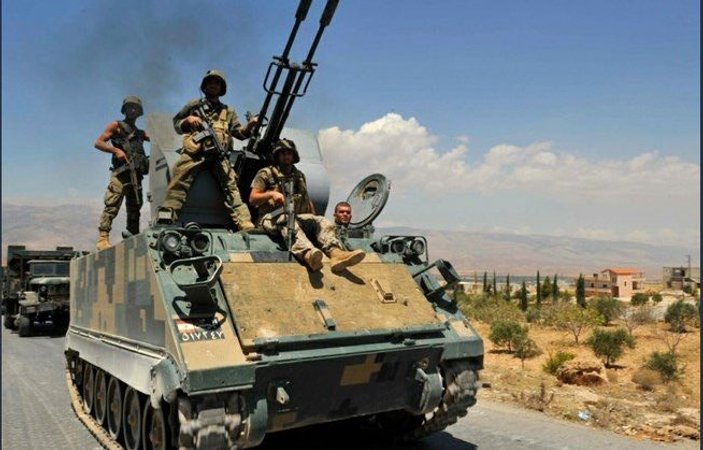 Lübnan ordusu Suriye sınırındaki DEAŞ hedeflerini bombaladı