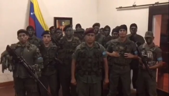 Venezuela ordusu 10 darbecinin peşinde