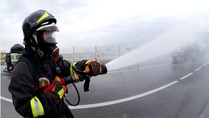 İtalya'da 15 itfaiyeci gözaltında