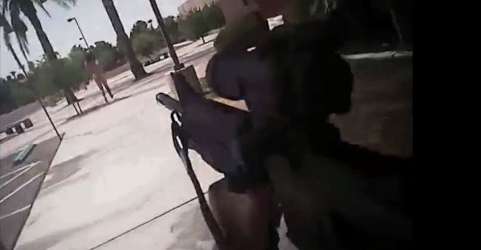 ABD Polisi çıplak adama ateş açtı