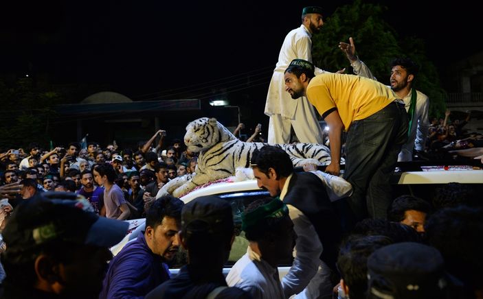 Pakistan eski Başbakanı Ravalpindi 'den ayrıldı