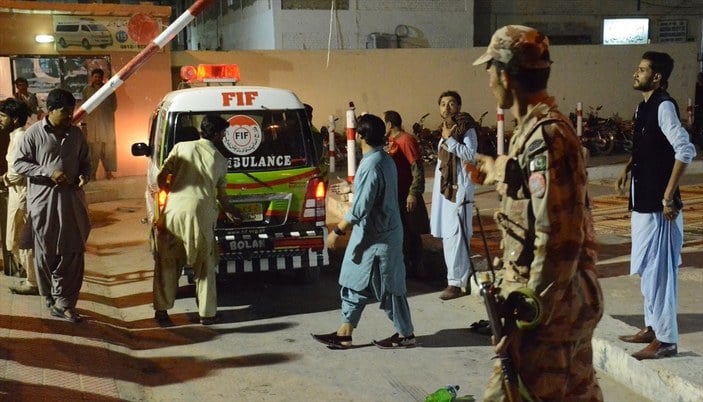 Pakistan'da bombalı saldırı