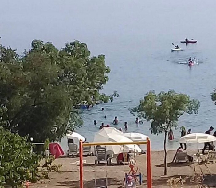 Van Gölü’nde kadınlara özel plaj kuruldu