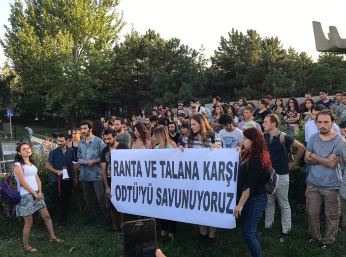 ODTÜ'de yol protestosu