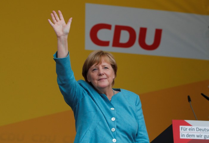 Merkel: Türkiye'de 3 milyon mülteci olmasını umursamadık