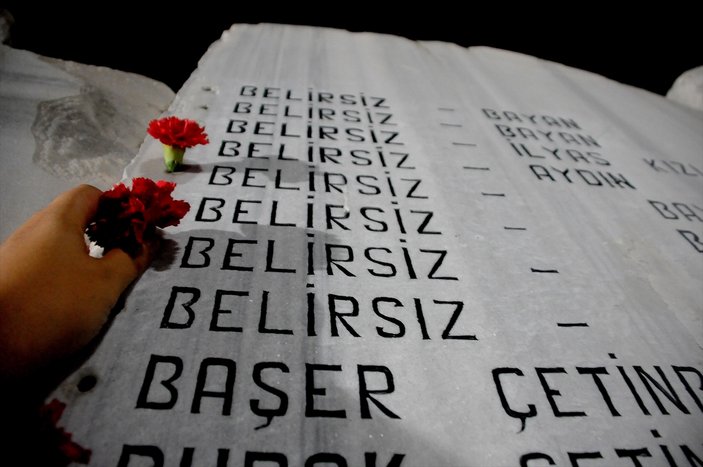 Marmara depreminin 18. yılında ölenler anıldı