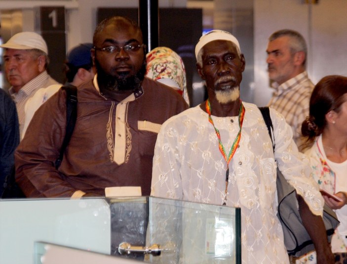 Türkiye, Afrikalı hacı adaylarını Mekke'ye götürüyor
