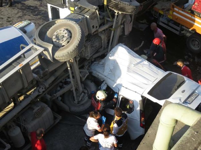 Kadıköy'de beton mikseri kazası