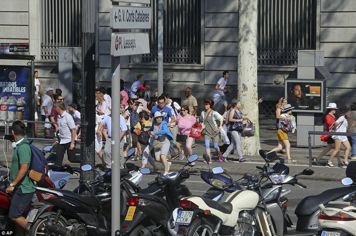 Turist şehri Barselona'da korku hakim