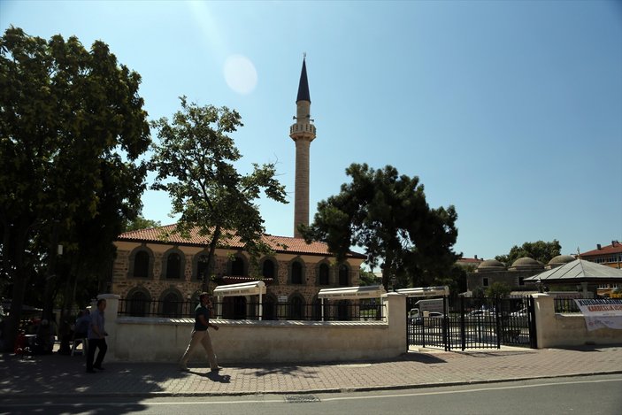 Osmanlı dönemi camileri tarihe ışık tutuyor