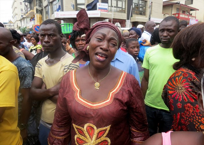 Sierra Leone'da ölen 300'den fazla insan defnedildi
