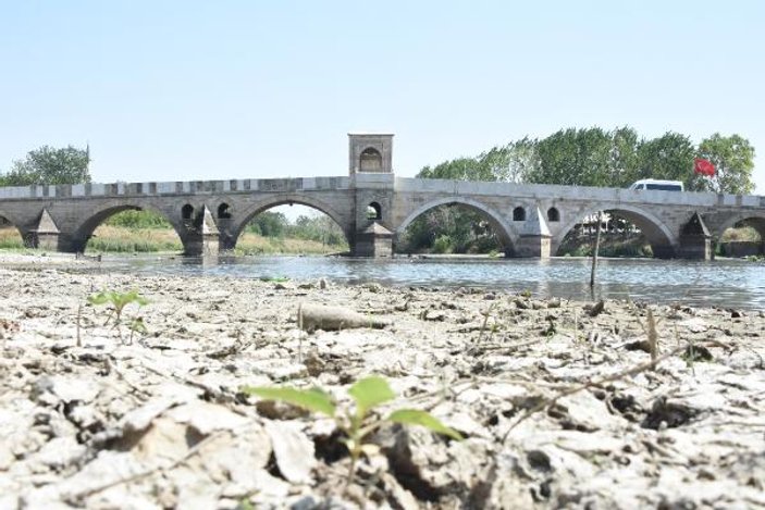 Edirne'de sıcaklar bastırdı, Tunca Nehri kurudu