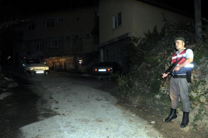 Zonguldak'ta kına dönüşü otomobil tarandı: 3 ölü 1 yaralı