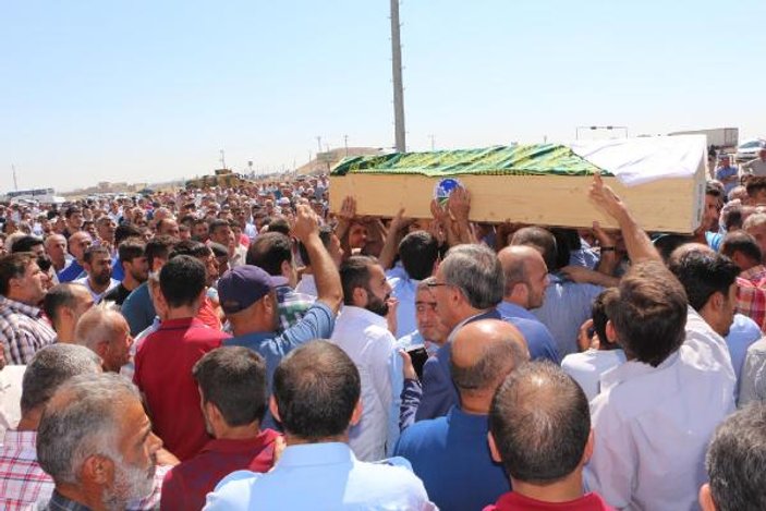 Kazada ölen fındık işçilerine toplu cenaze töreni
