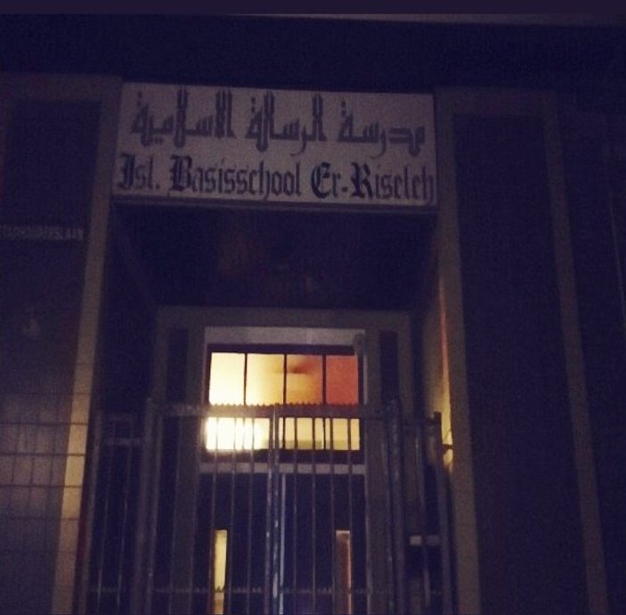 Hollanda'da PEGIDA mensupları İslam okulunu hedef aldı