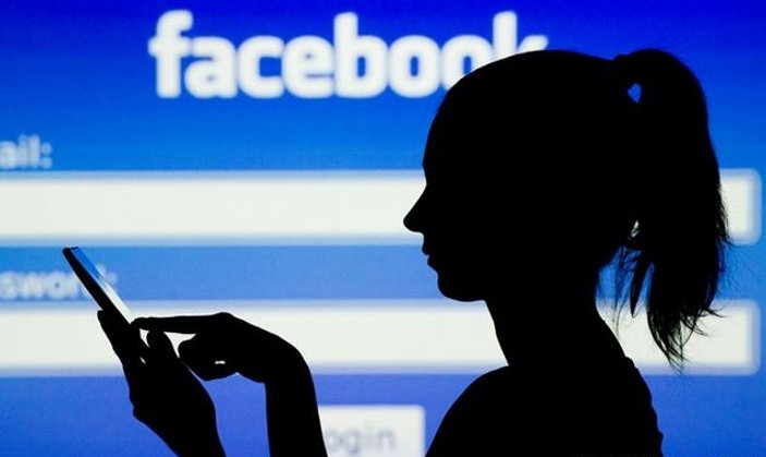 Facebook Almanya'da 10 bin hesabı sildi