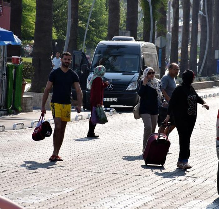Marmaris'te turizmcilerin Ortadoğulu turist sevinci