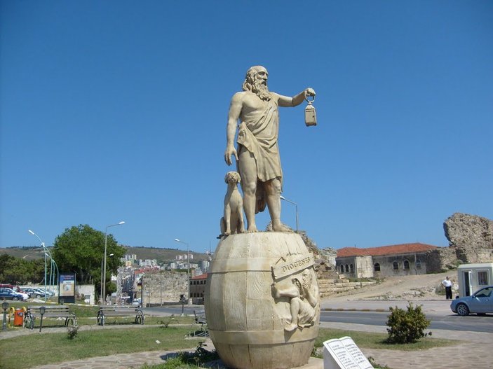 Sinop'taki Diyojen heykelini kaldırtmak istiyorlar