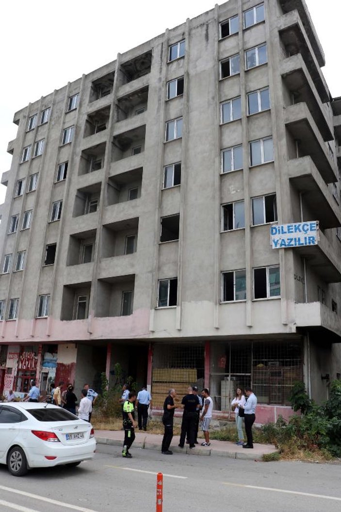 Samsun'da metruk bir binada çürümüş ceset bulundu