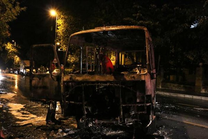 Beşiktaş'ta seyir halindeki minibüste yangın