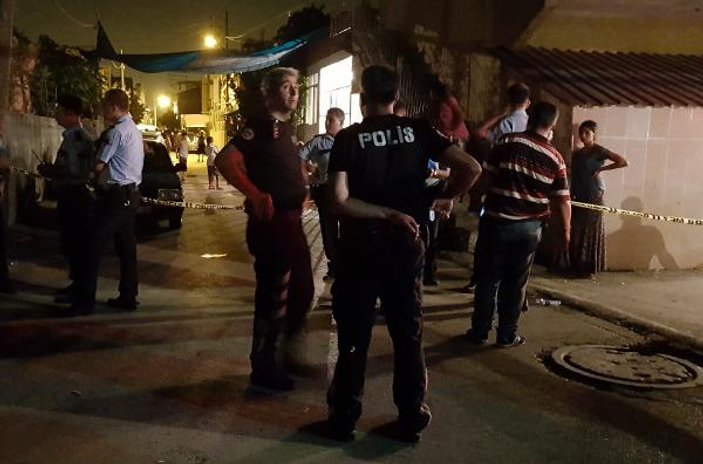 Adana'da silahlı kavga: 1'i polis 13 yaralı