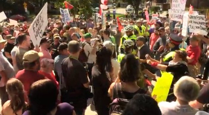 PEGİDA’dan Kanada’da İslam karşıtı gösteri