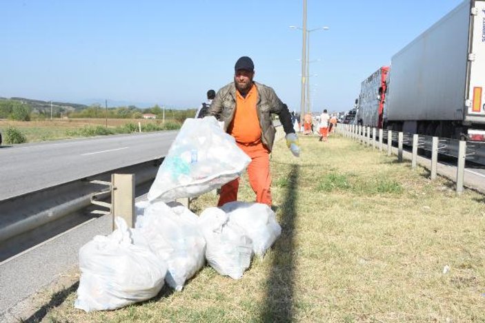 Avrupa'ya dönen Türklerin çöpleri toplandı