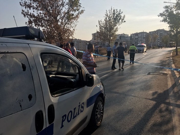 İzmir'de cezaevi aracı geçişi sırasında patlama