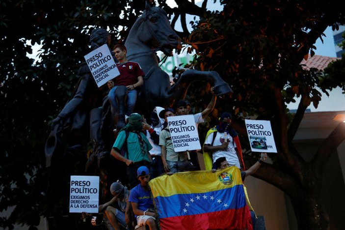 Fitch Ratings Venezuela'nın kredi notunu düşürdü