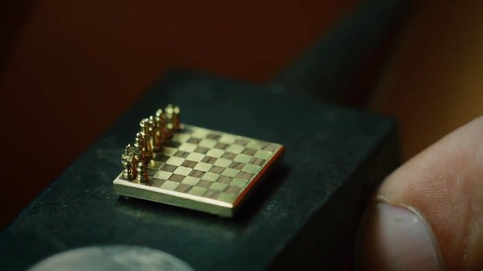 El yapımı en küçük satranç seti