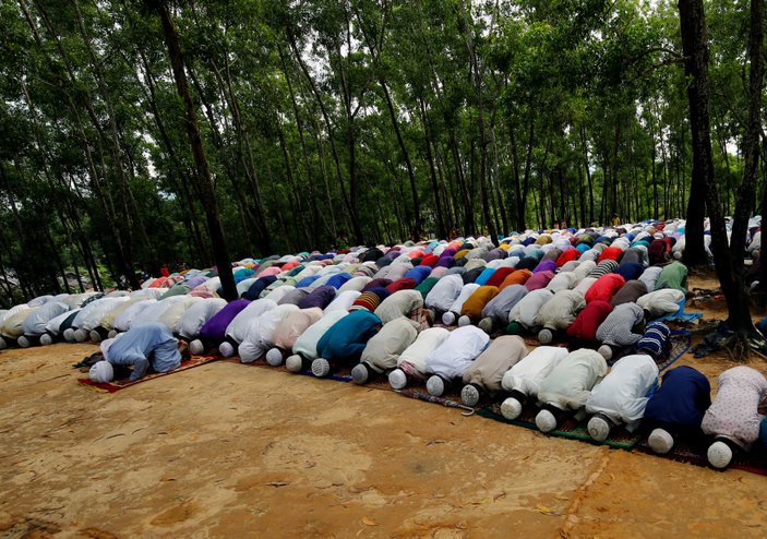 Arakanlı Müslümanlar Gözyaşları içinde dua etti