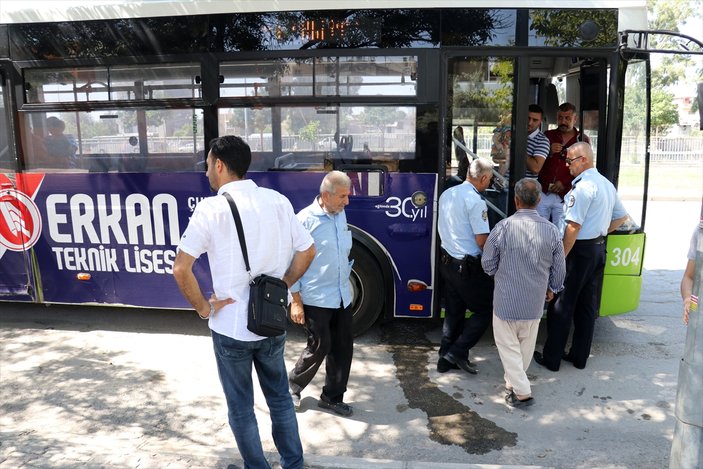 Adana'da parke taşlarıyla halk otobüsüne saldırdılar