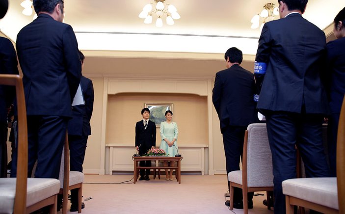 Japon prenses aşkı için unvanını kaybediyor