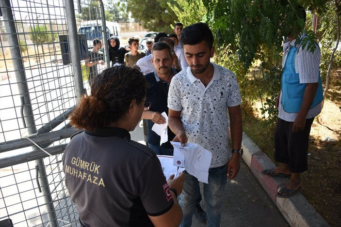 Suriyelilerin bayram sonrası Türkiye'ye dönüşleri başladı
