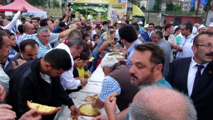 Rize'de pide festivalinde 3 bin pide 3 dakikada tükendi
