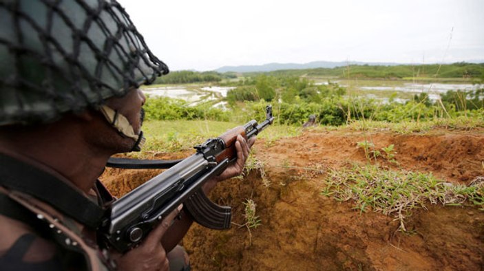 Arakan'da cesetleri yakarak yok ediyorlar