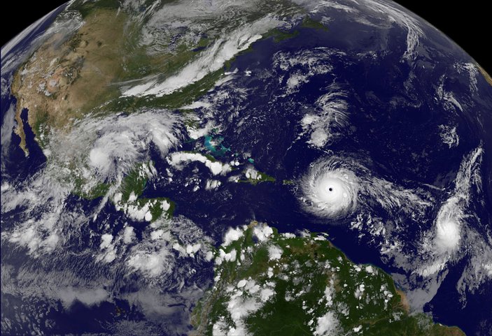 ABD Irma'yı bekliyor