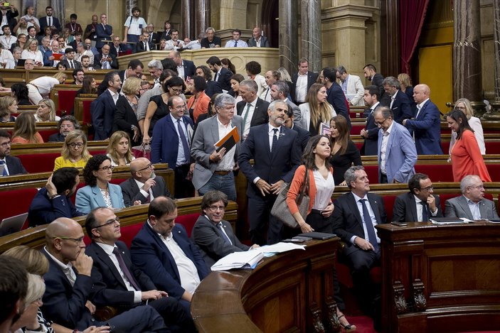 Katalonya referanduma gidiyor