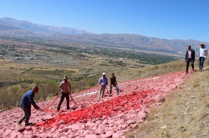 Erzincan'da 2 bin metrekarelik bayrak yenileniyor