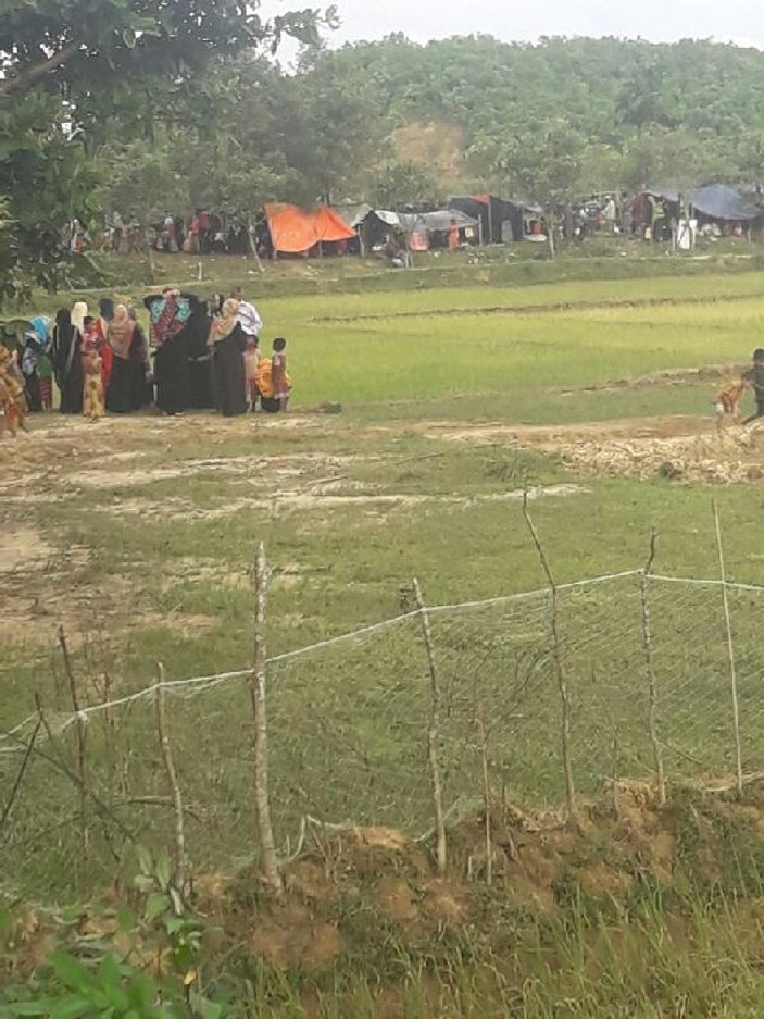 Arakanlılar Bangladeş'e sığınmaya devam ediyor