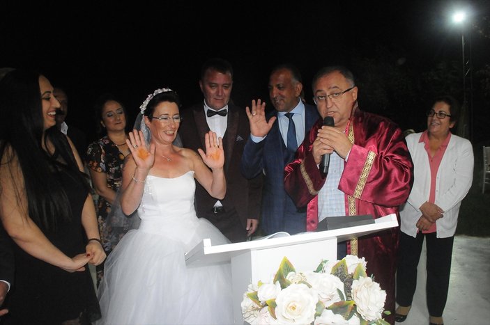 25 yıllık evli Alman çift Türk usulü nikah tazeledi