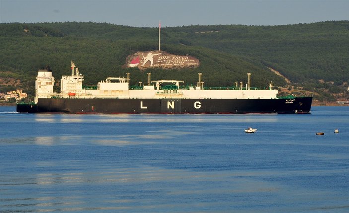 LNG tankeri Çanakkale Boğazı'ndan geçti