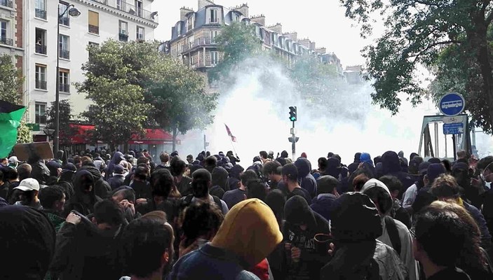 Fransa sokakları karıştı