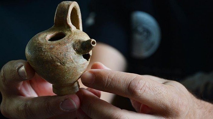 Çanakkale'de 2 bin yıllık biberon bulundu